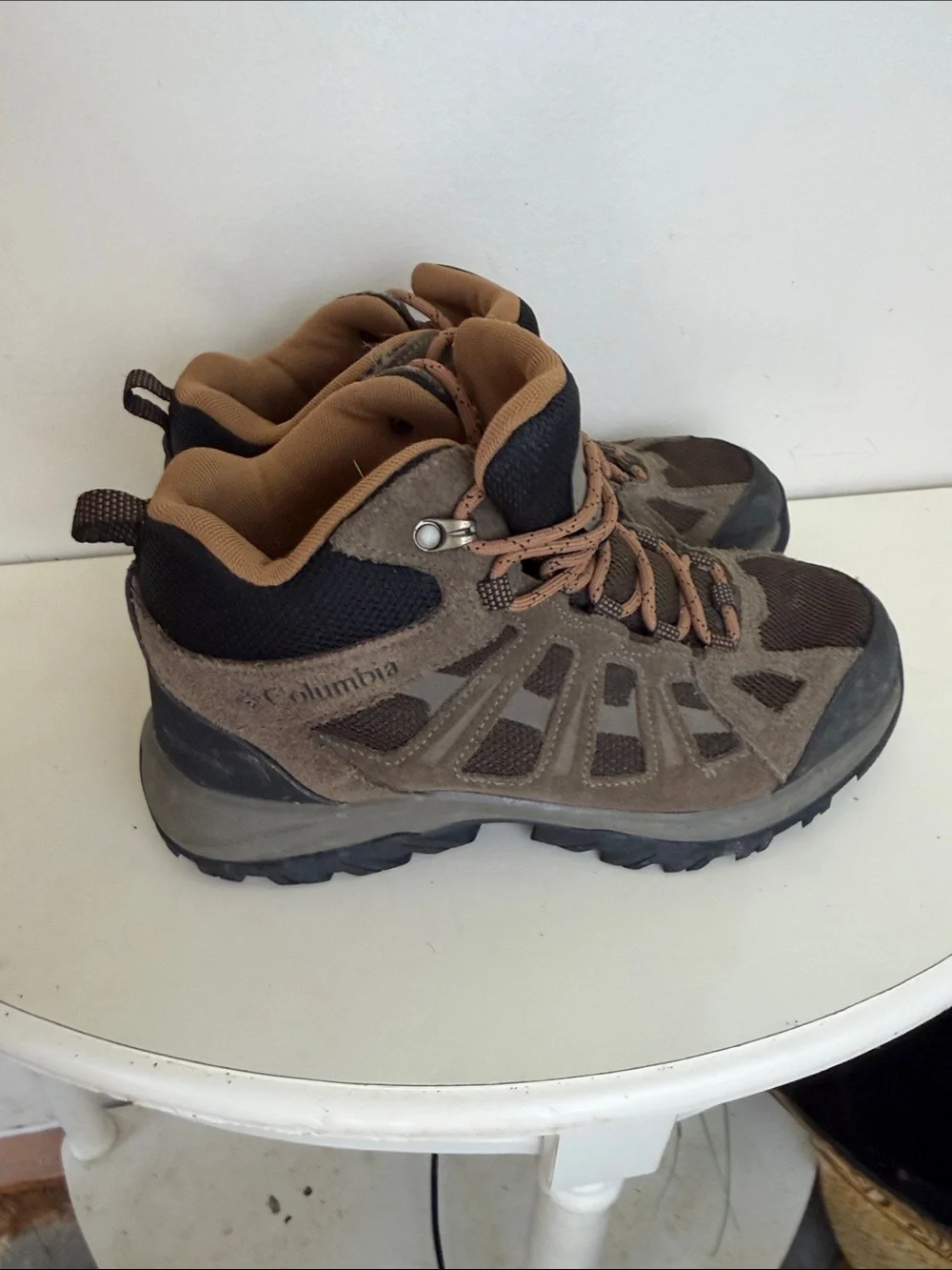 (2393) Columbia Brown and Black Men's Trail Hikers